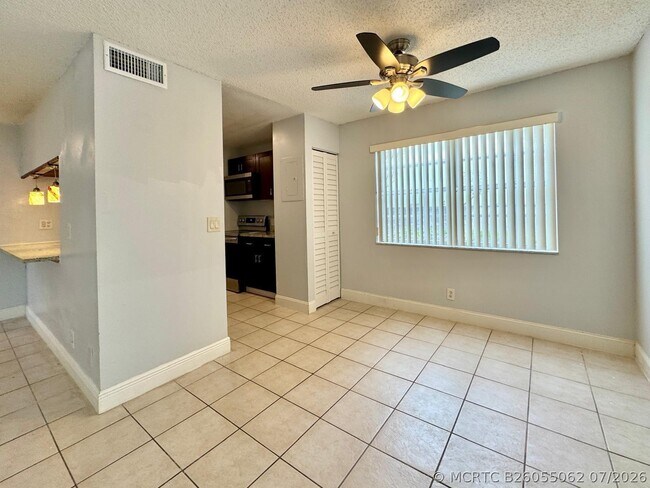 Building Photo - 334 SW 86th Ave