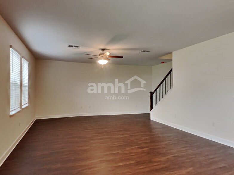 Building Photo - 33892 Thyme Dr