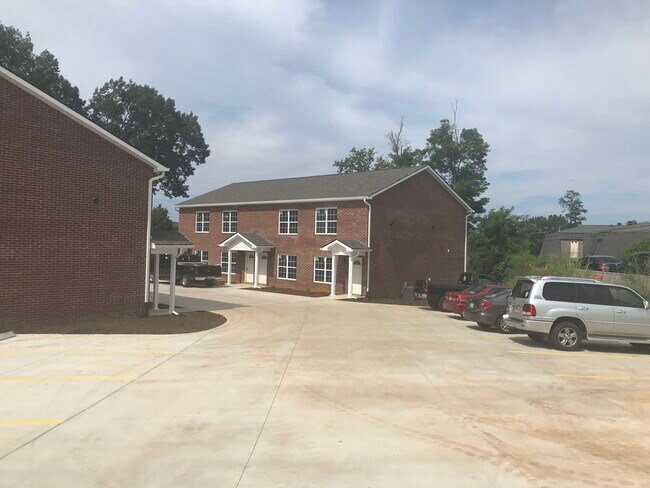 Primary Photo - 272 N Peters Rd