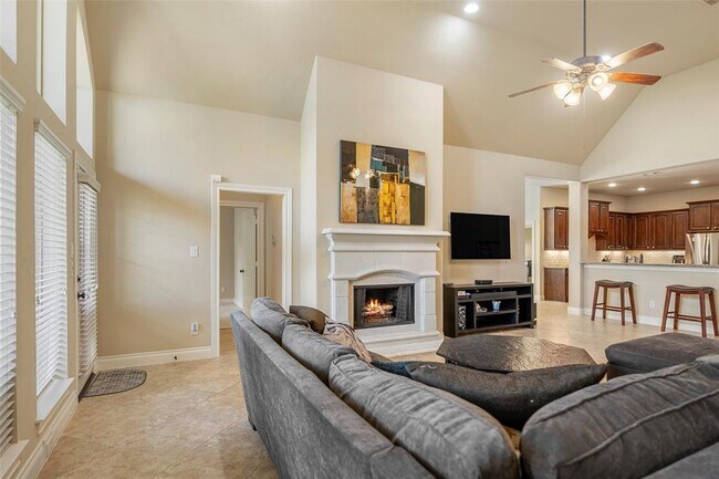 Building Photo - 27930 Colonial Point Dr