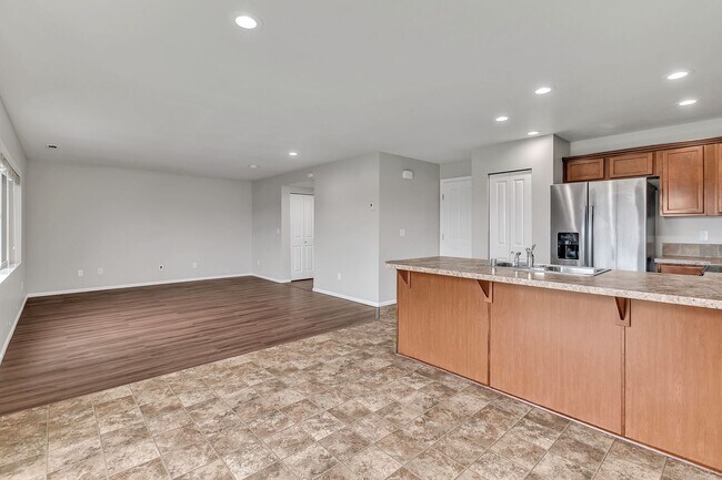 Building Photo - 1927 200 St E