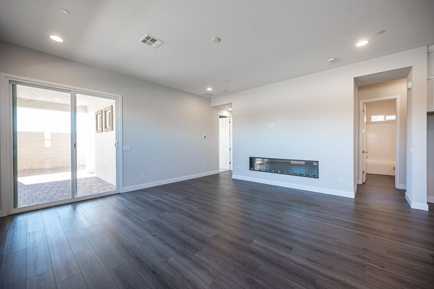 Great Room - 117 Royal Cascade Ave