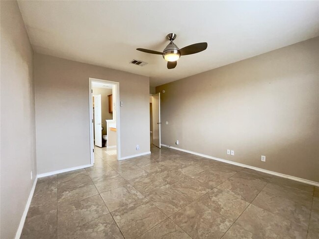 Building Photo - 318 Mitchell Dr