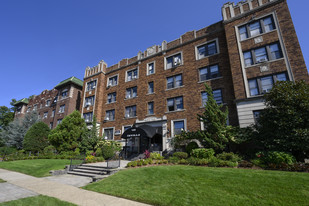 Building Photo - Englewood Properties