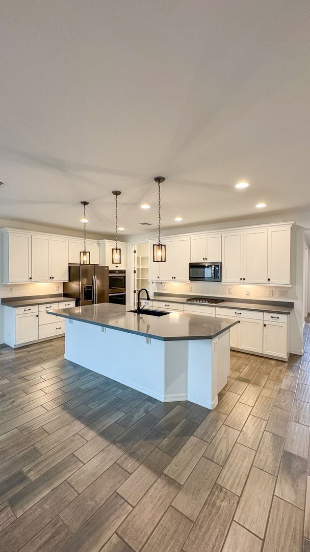 Building Photo - 18852 W Marshall Ave