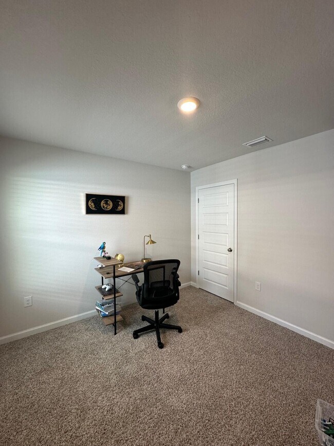 Building Photo - 8670 Pathstone Blvd