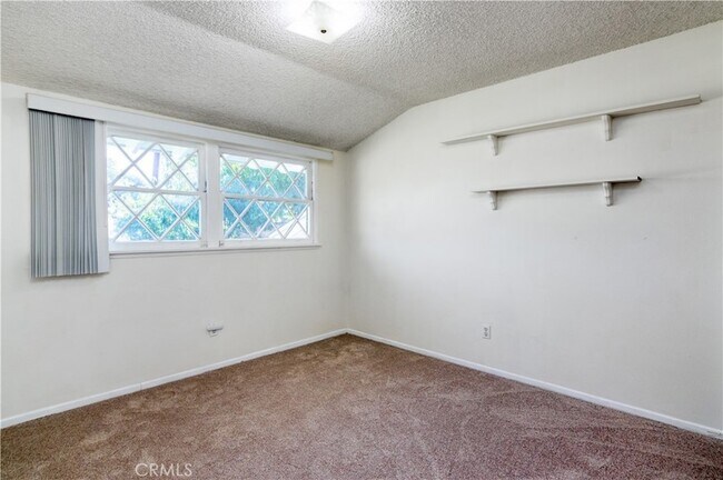 Building Photo - 11543 Swinton Ave