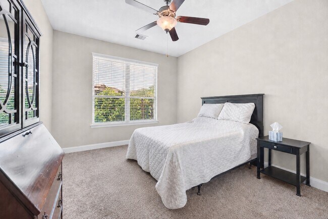 Building Photo - 403 Marina View Dr