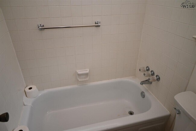 Building Photo - 2814 Mill Valley Dr
