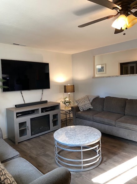 Building Photo - 5383 Woodstock Way