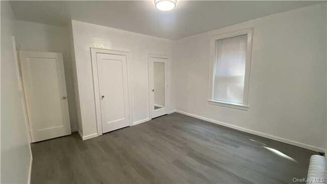 Building Photo - 42-33 Kissena Blvd