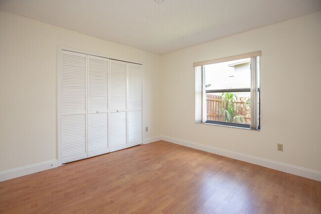 Building Photo - 4087 Waterview Loop