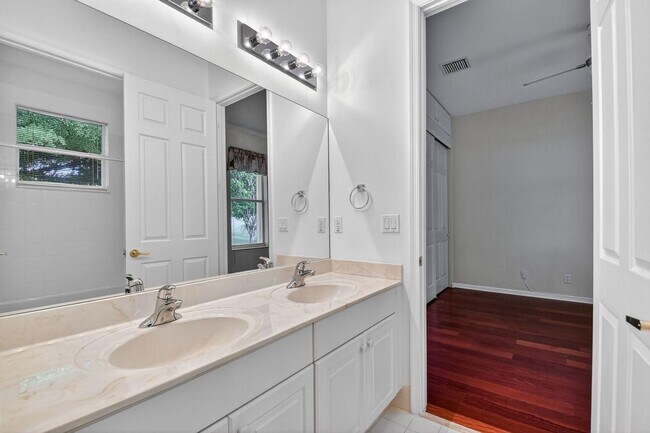 Building Photo - 11582 Windsor Bay Pl