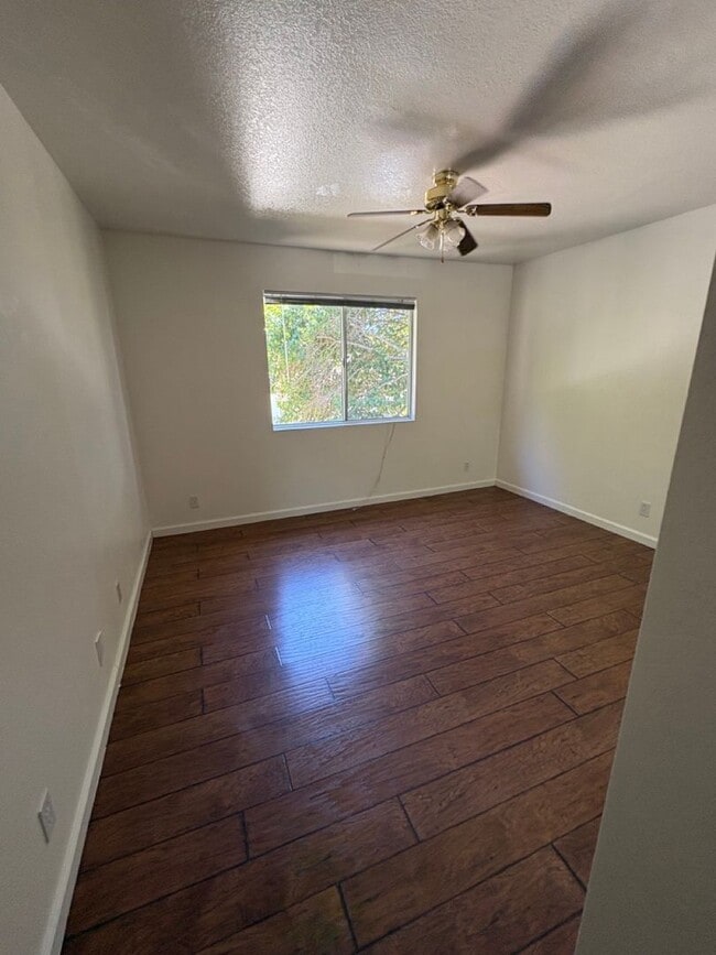 Building Photo - Spacious 2-Bedroom Apartment in Atascadero – Available Now!