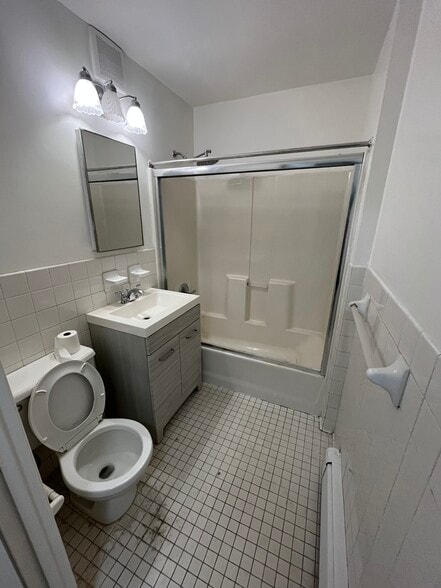 Building Photo - 929 Gates Ave