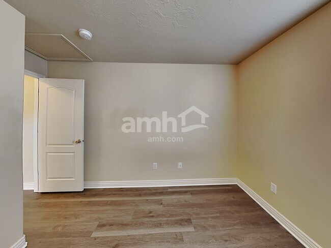 Building Photo - 96 N 1660 W