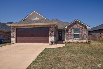 Building Photo - Stunning 3 bedroom 2 bath rental in Whiteh...