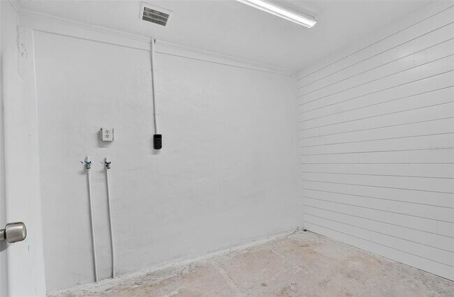 Building Photo - 4505 Cottonwood Dr