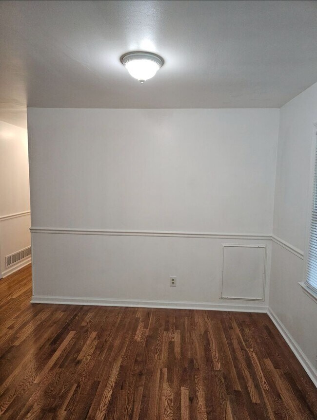 Building Photo - Morrow's Latest Renovated 3 Bedroom, 1.5 B...