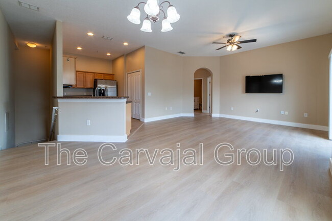 Building Photo - 6646 S Goldenrod Rd
