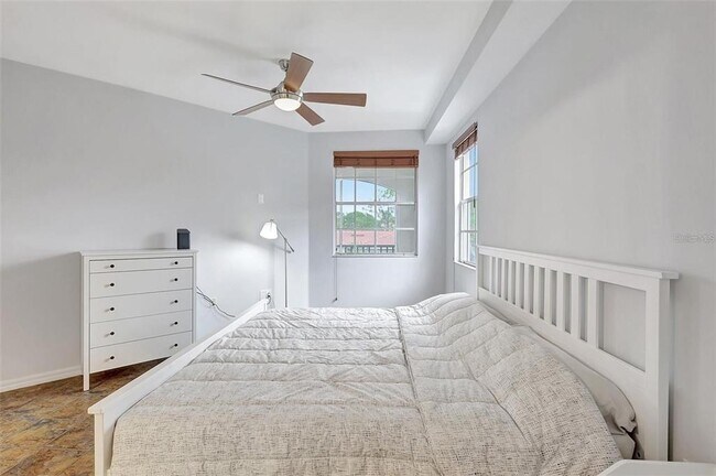 Building Photo - 5500 Bentgrass Dr