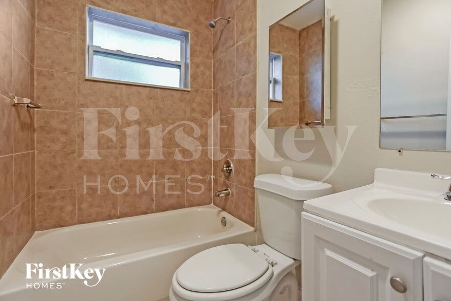 Building Photo - 9231 SW 204th Terrace