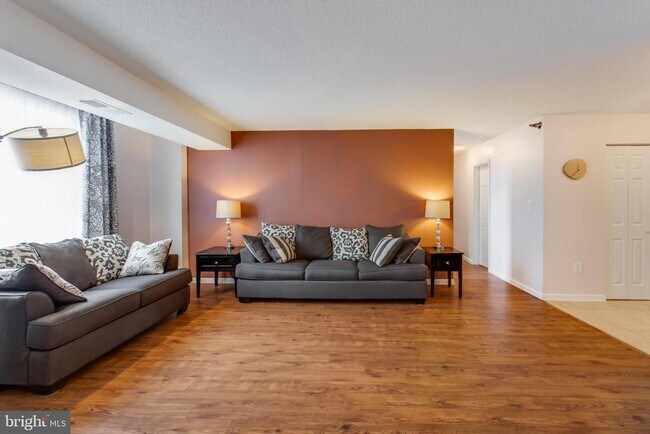 Building Photo - 1808 Old Meadow Rd