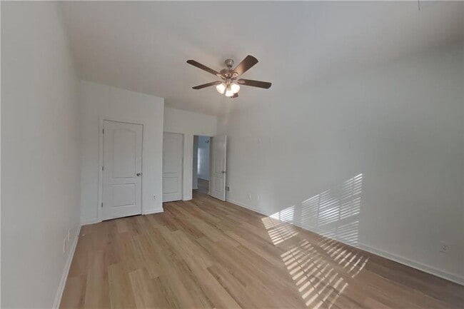 Building Photo - 5050 Roxton Ln