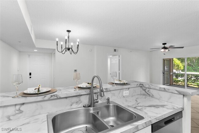 Building Photo - 1810 Florida Club Cir