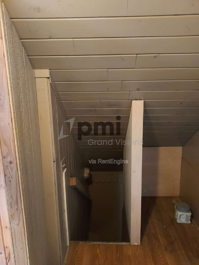 Building Photo - 328 E Kellar Ln