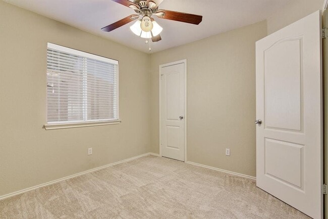 Building Photo - 7168 Ridge Oak Rd