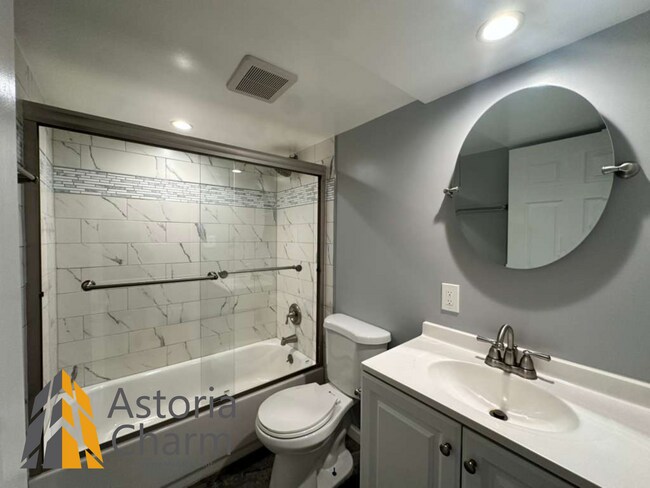 Building Photo - Spacious 3BR/2BA Home with Finished Baseme...