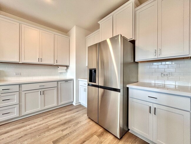 Building Photo - Modern 3/BR 2.5/BA Home with Porch, Deck &...