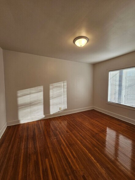 Building Photo - 3807 2nd Ave S