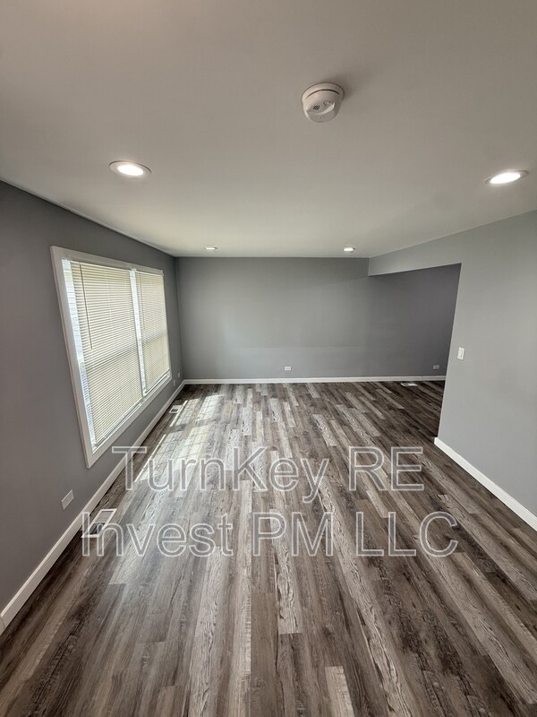 Building Photo - 36 Wildwood Ln