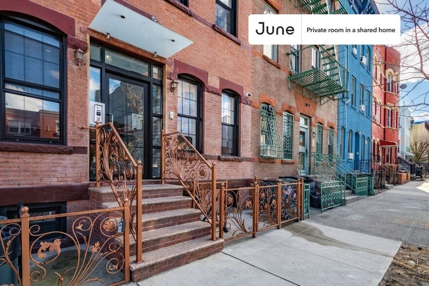 Building Photo - Room in Shared 3 bed/2 bath home