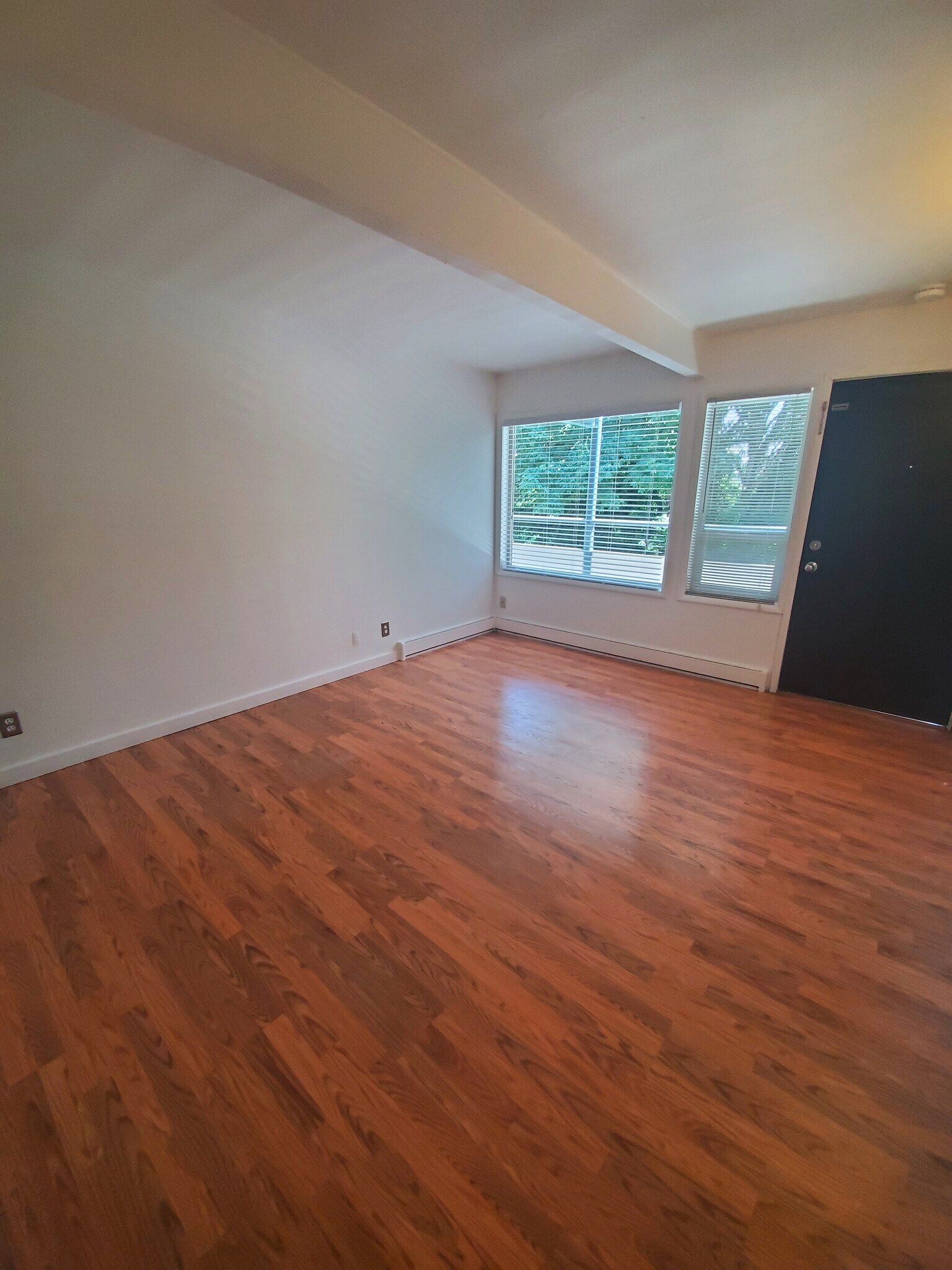 Building Photo - 4704 22nd Ave NE