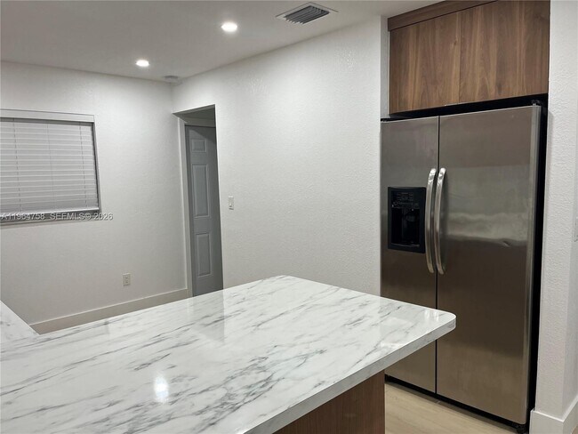 Building Photo - 108 Caribbean Ave