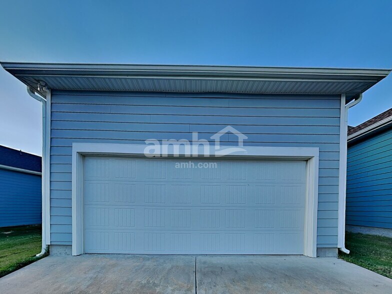 Building Photo - 5305 Tupelo St