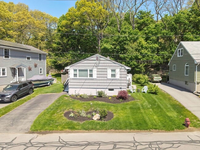 Building Photo - Winter Rental: Ryal Side in Beverly (Utilities Included)