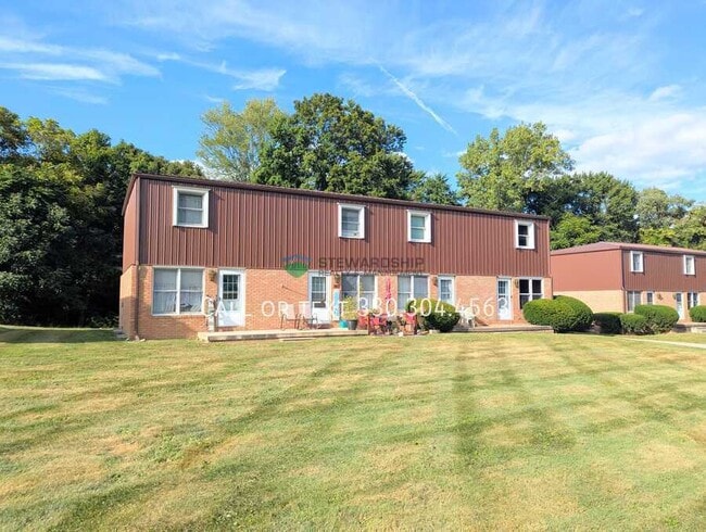 Building Photo - 137 Elm St NE