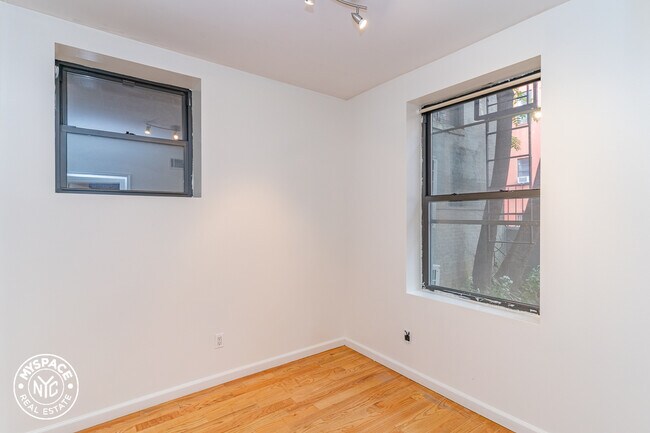 Building Photo - 275 Classon Ave