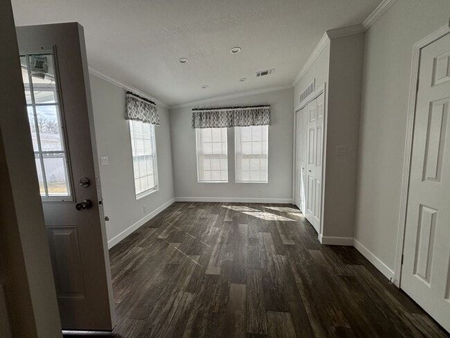 Building Photo - 1 Kimberly Ct