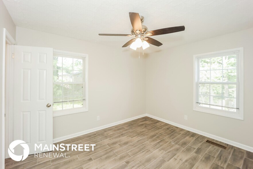 Building Photo - 862 Kennesaw Dr