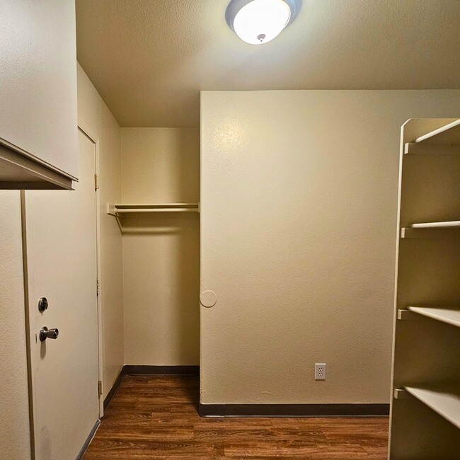 Building Photo - MOVE-IN READY 3BR/2BA SINGLE FAMILY HOME I...
