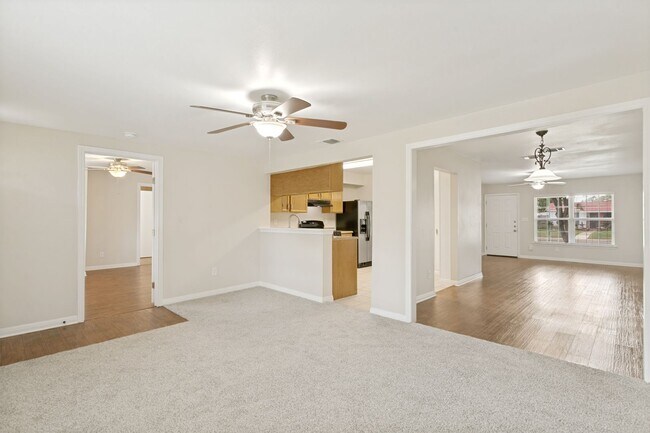 Building Photo - 5-BEDROOM HOME IN WILSHIRE TERRACE