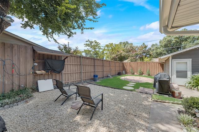 Building Photo - 10135 Rockmoor Dr