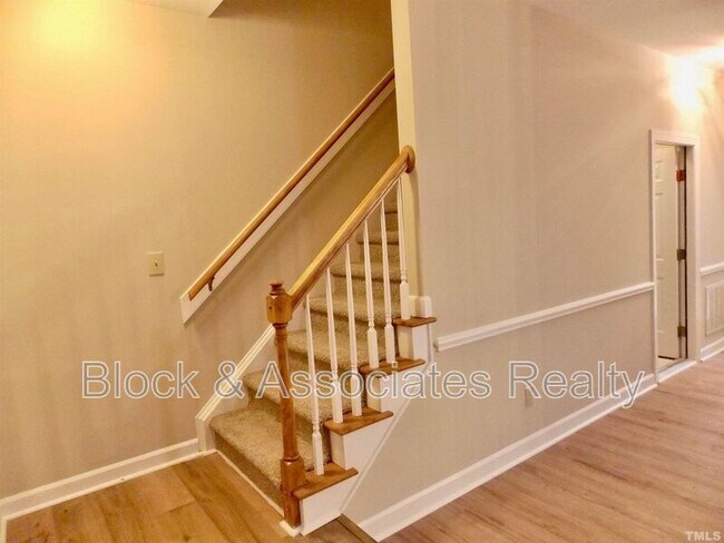 Building Photo - 54 Preakness Dr