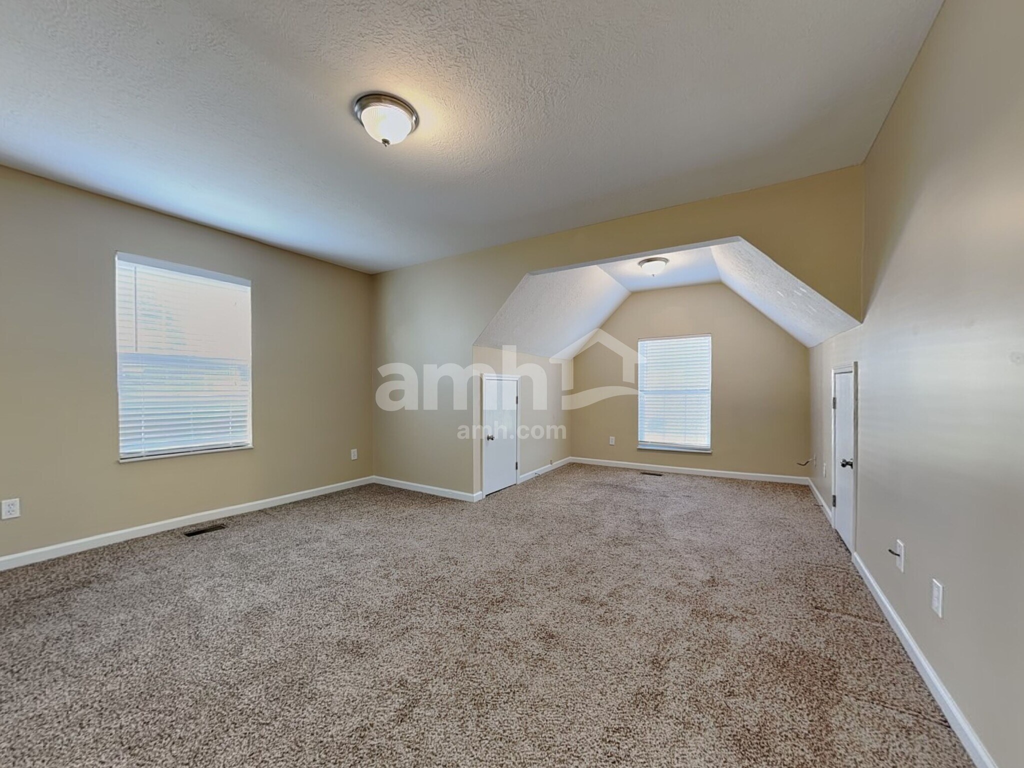 Building Photo - 7801 Beechtree Ln