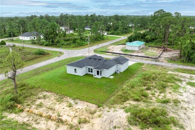 Building Photo - 945 Butler St E